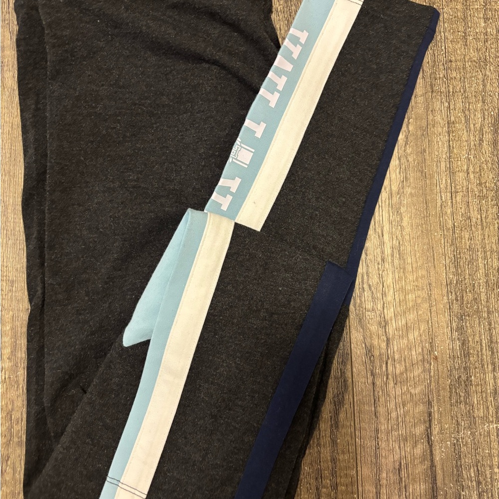 Victoria's Secret women’s Leggings - Black and Blue - Picture 3 of 4
